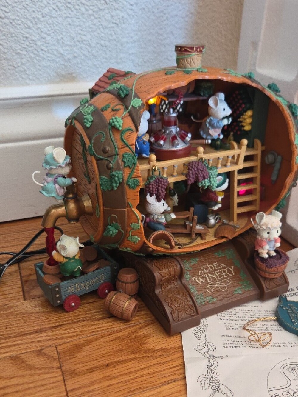Vintage Enesco Winery Scene Figurine with Green, Brown and Purple Details - Picture 8 of 8